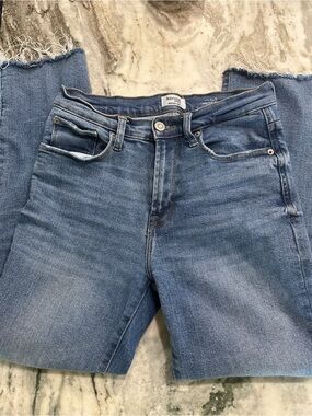 Kensie Cropped High-Rise Jeans in Light Blue Wash